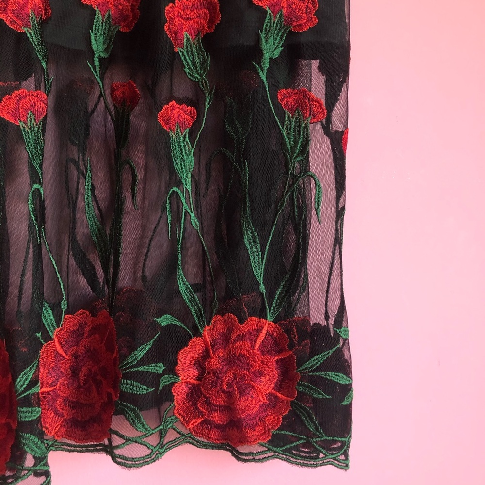 Red Rose Floral Appliqué Midi Dress - Picture 4 of 10